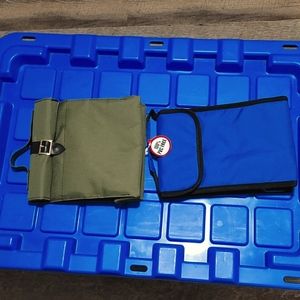 Stylish and durable LUNCH BAGS 🎒 blue & navy green BRAND NEW WITH TAGS 👍 👌 👍
